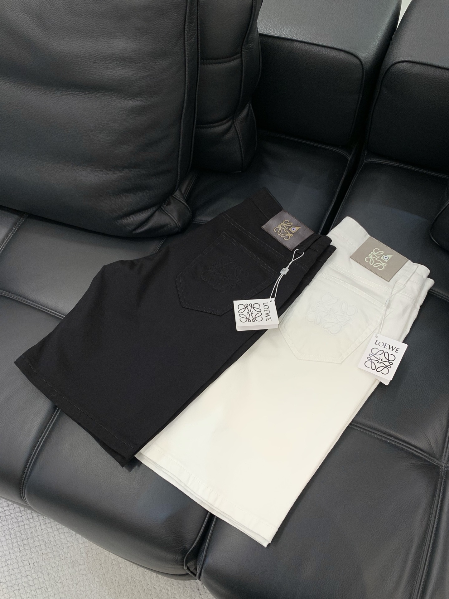，Loewe罗意威，2026夏季新品，专柜同步有售，原单狠货，时尚休闲短裤，采用进口原版面料，顶级刺绣🪡