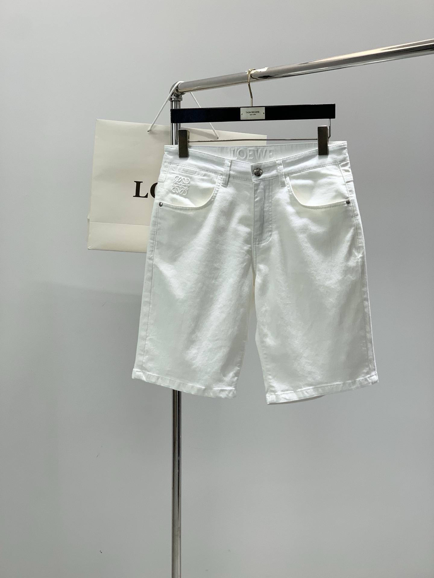 ，Loewe罗意威，2026夏季新品，专柜同步有售，原单狠货，时尚休闲短裤，采用进口原版面料，顶级刺绣🪡