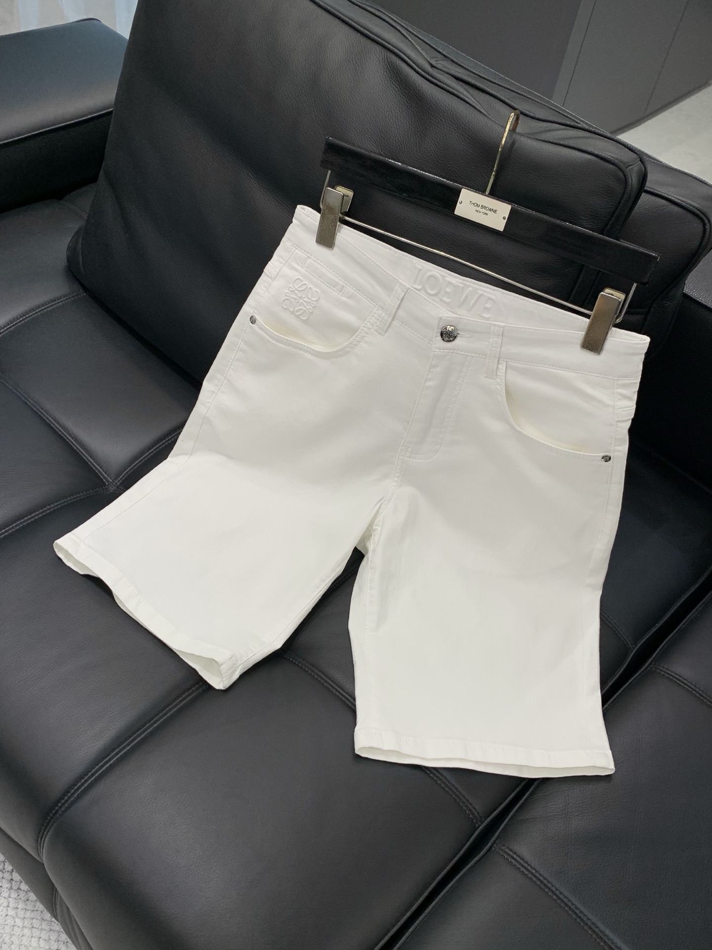 ，Loewe罗意威，2026夏季新品，专柜同步有售，原单狠货，时尚休闲短裤，采用进口原版面料，顶级刺绣🪡