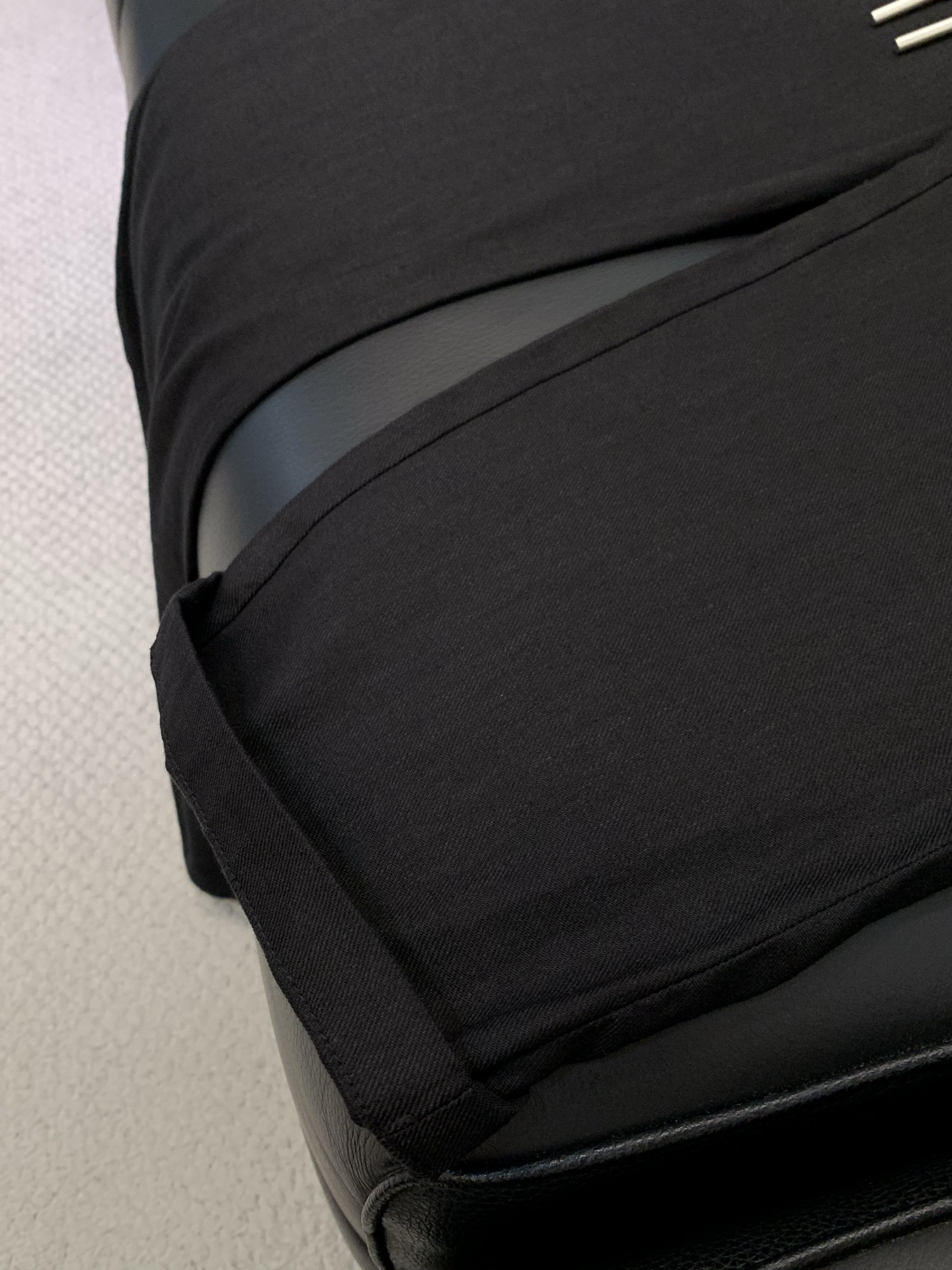 ，杰尼亚 Zegna，2026春季最新品，专柜同步有售，原单狠货，时尚休闲裤，采用进口原版面料，舒适透气