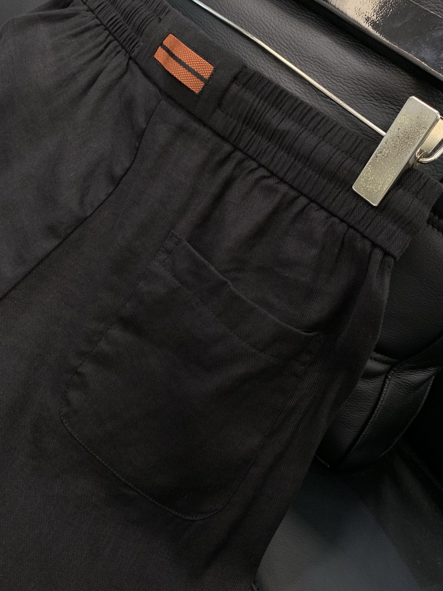 ，杰尼亚 Zegna，2026春季最新品，专柜同步有售，原单狠货，时尚休闲裤，采用进口原版面料，舒适透气