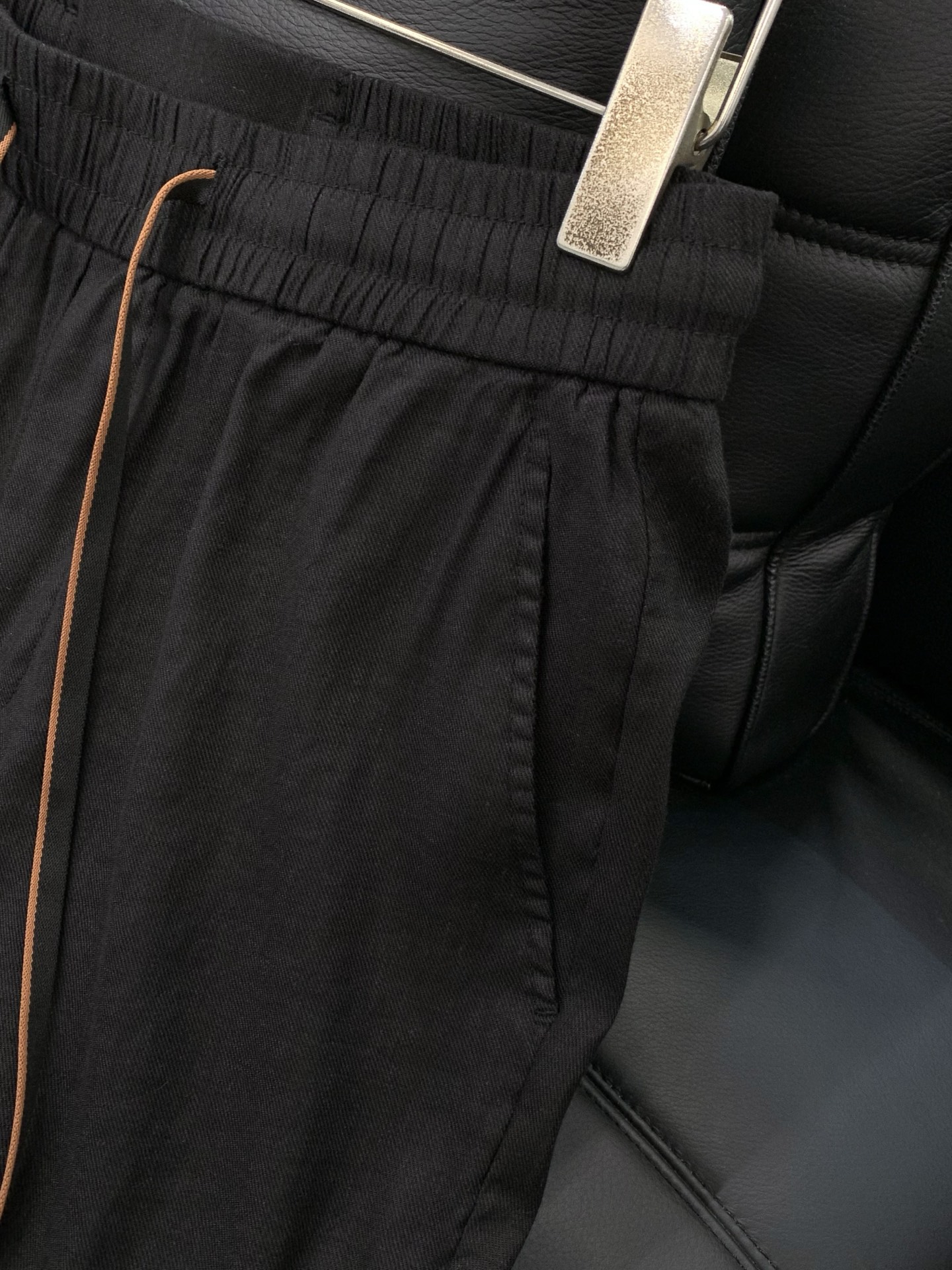 ，杰尼亚 Zegna，2026春季最新品，专柜同步有售，原单狠货，时尚休闲裤，采用进口原版面料，舒适透气