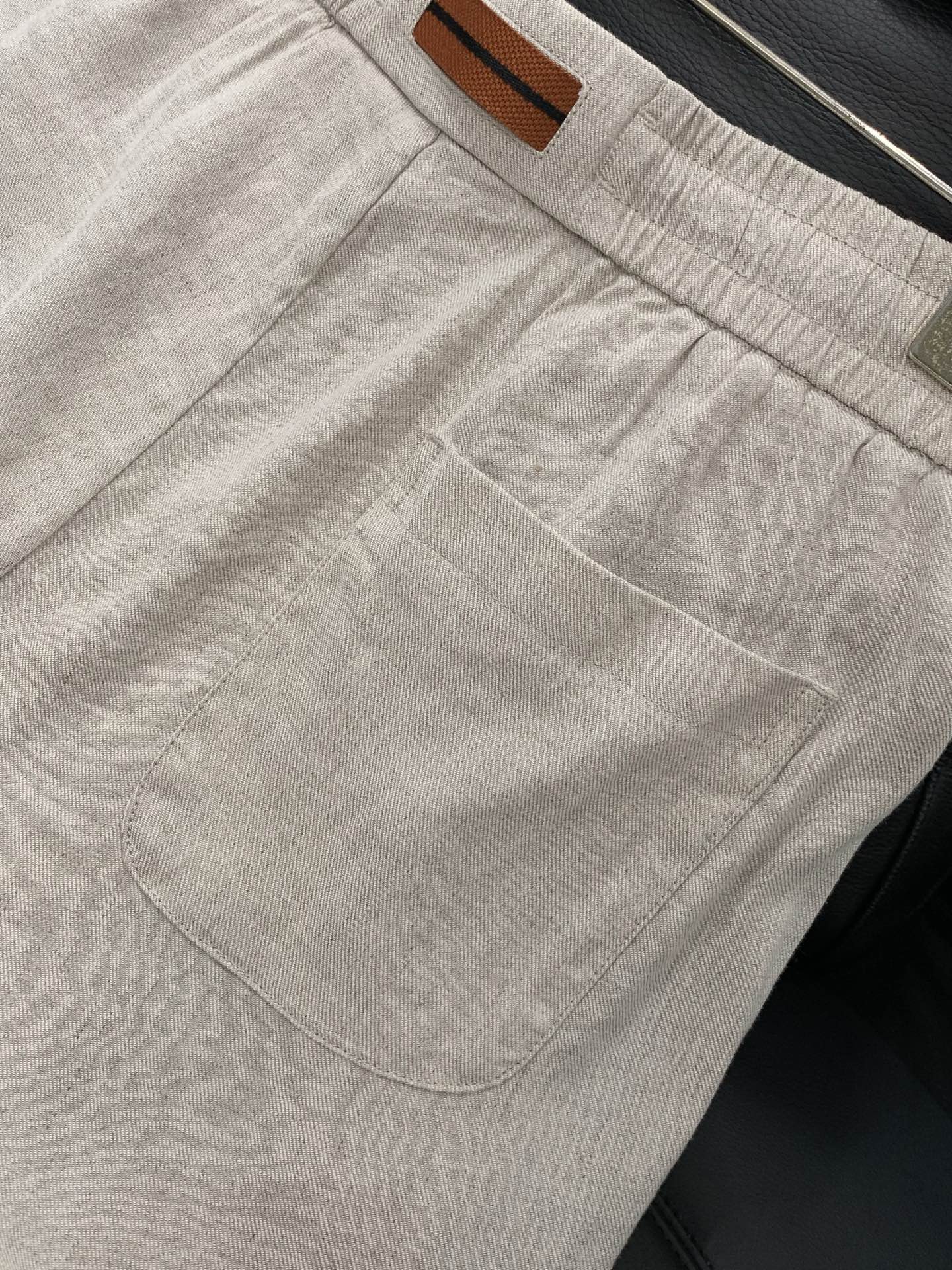 ，杰尼亚 Zegna，2026春季最新品，专柜同步有售，原单狠货，时尚休闲裤，采用进口原版面料，舒适透气