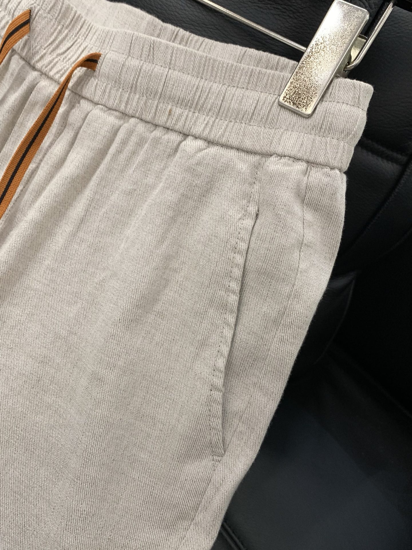 ，杰尼亚 Zegna，2026春季最新品，专柜同步有售，原单狠货，时尚休闲裤，采用进口原版面料，舒适透气