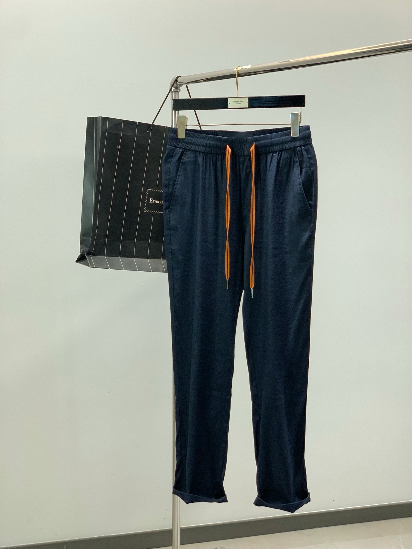 ，杰尼亚 Zegna，2026春季最新品，专柜同步有售，原单狠货，时尚休闲裤，采用进口原版面料，舒适透气