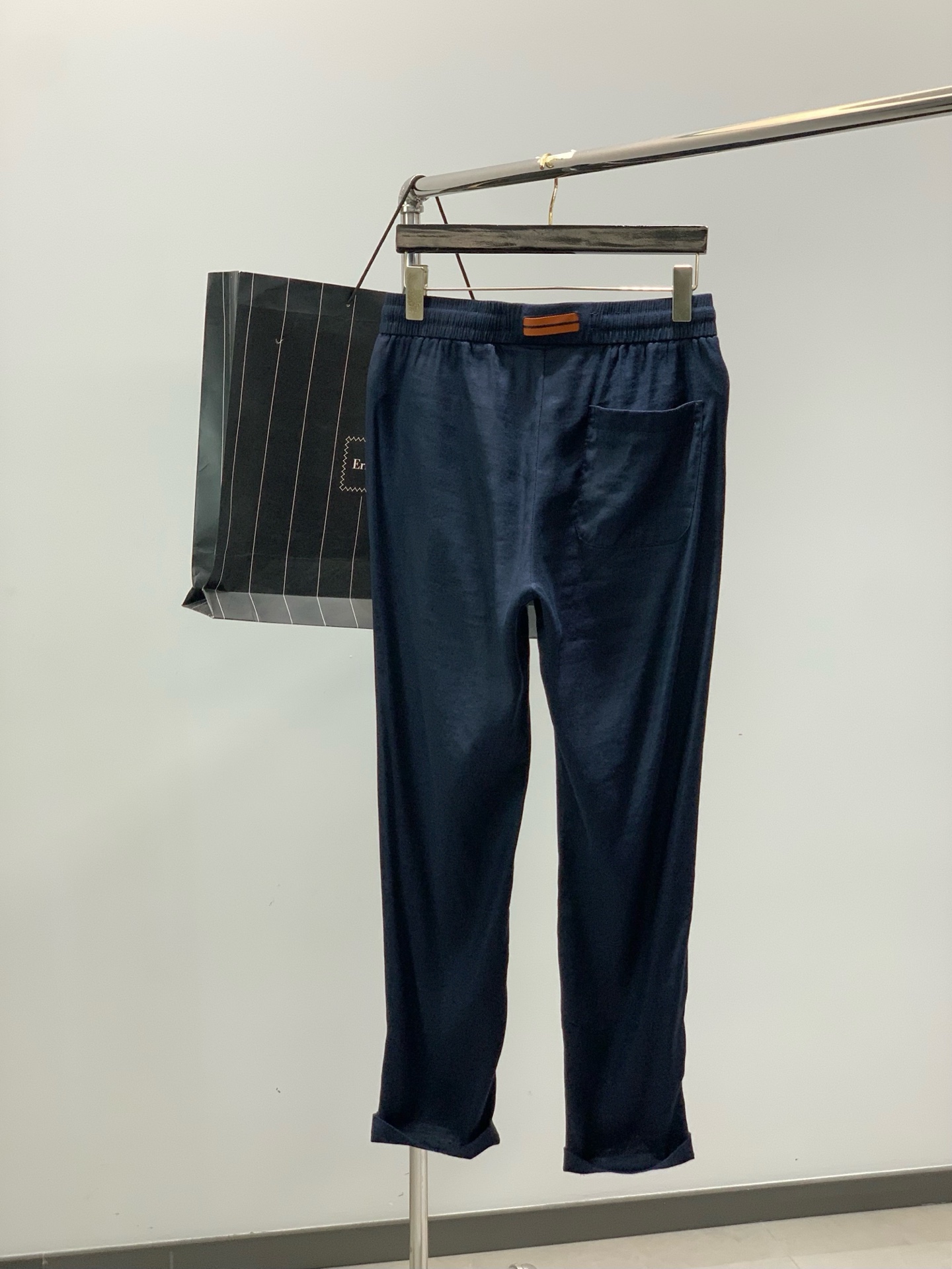 ，杰尼亚 Zegna，2026春季最新品，专柜同步有售，原单狠货，时尚休闲裤，采用进口原版面料，舒适透气
