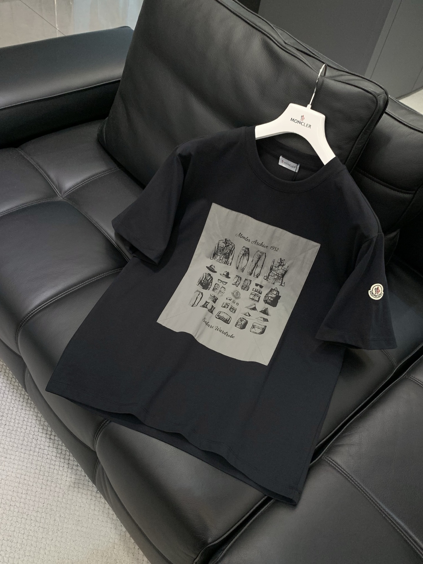 ，蒙口圆领浅卡其短袖 材质 棉尺码M-3XL           肩宽     胸围      衣长  