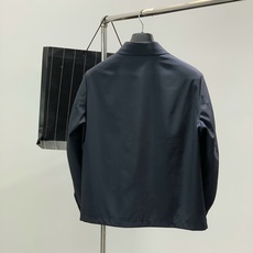 ,ZEGNA 杰尼亚 翻领商务深蓝色休闲行政夹克外套!简约时尚的三维裁剪,工艺独特,看似简单,实际人工造 ,ZEGNA 杰尼亚 翻领商务深蓝色休闲行政夹克外套!简约时尚的三维裁剪,工艺独特,看似简单,实际人工造