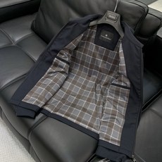 ,ZEGNA 杰尼亚 翻领商务深蓝色休闲行政夹克外套!简约时尚的三维裁剪,工艺独特,看似简单,实际人工造 ,ZEGNA 杰尼亚 翻领商务深蓝色休闲行政夹克外套!简约时尚的三维裁剪,工艺独特,看似简单,实际人工造