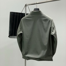 ,ZEGNA 杰尼亚 翻领商务深蓝色休闲行政夹克外套!简约时尚的三维裁剪,工艺独特,看似简单,实际人工造 ,ZEGNA 杰尼亚 翻领商务深蓝色休闲行政夹克外套!简约时尚的三维裁剪,工艺独特,看似简单,实际人工造