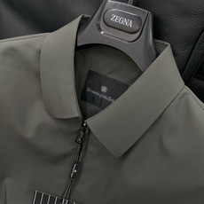 ,ZEGNA 杰尼亚 翻领商务深蓝色休闲行政夹克外套!简约时尚的三维裁剪,工艺独特,看似简单,实际人工造 ,ZEGNA 杰尼亚 翻领商务深蓝色休闲行政夹克外套!简约时尚的三维裁剪,工艺独特,看似简单,实际人工造