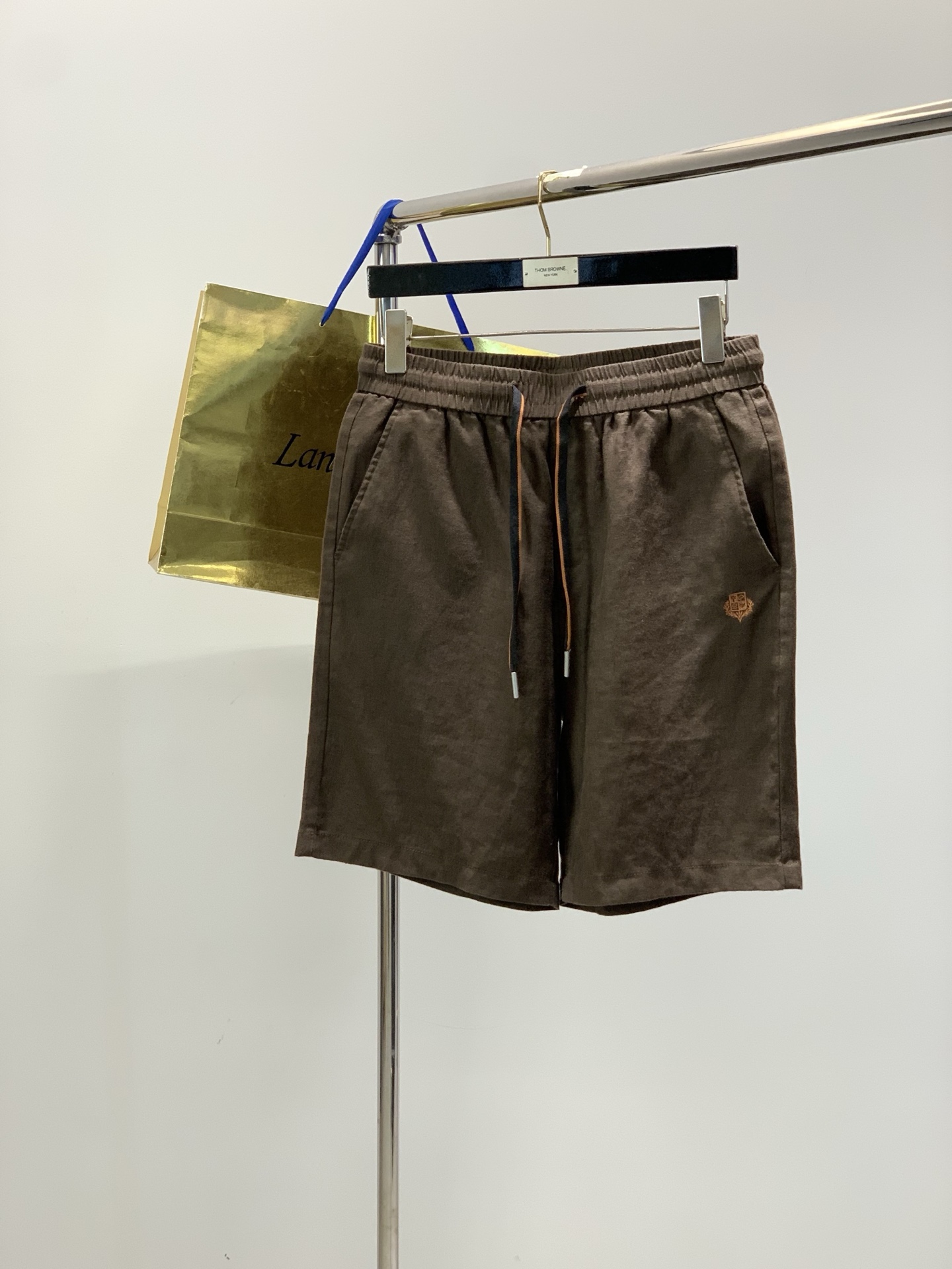 ，Loro Piana(Loro Piana )，2026夏季最新品，专柜同步有售，原单狠货，时尚休闲短