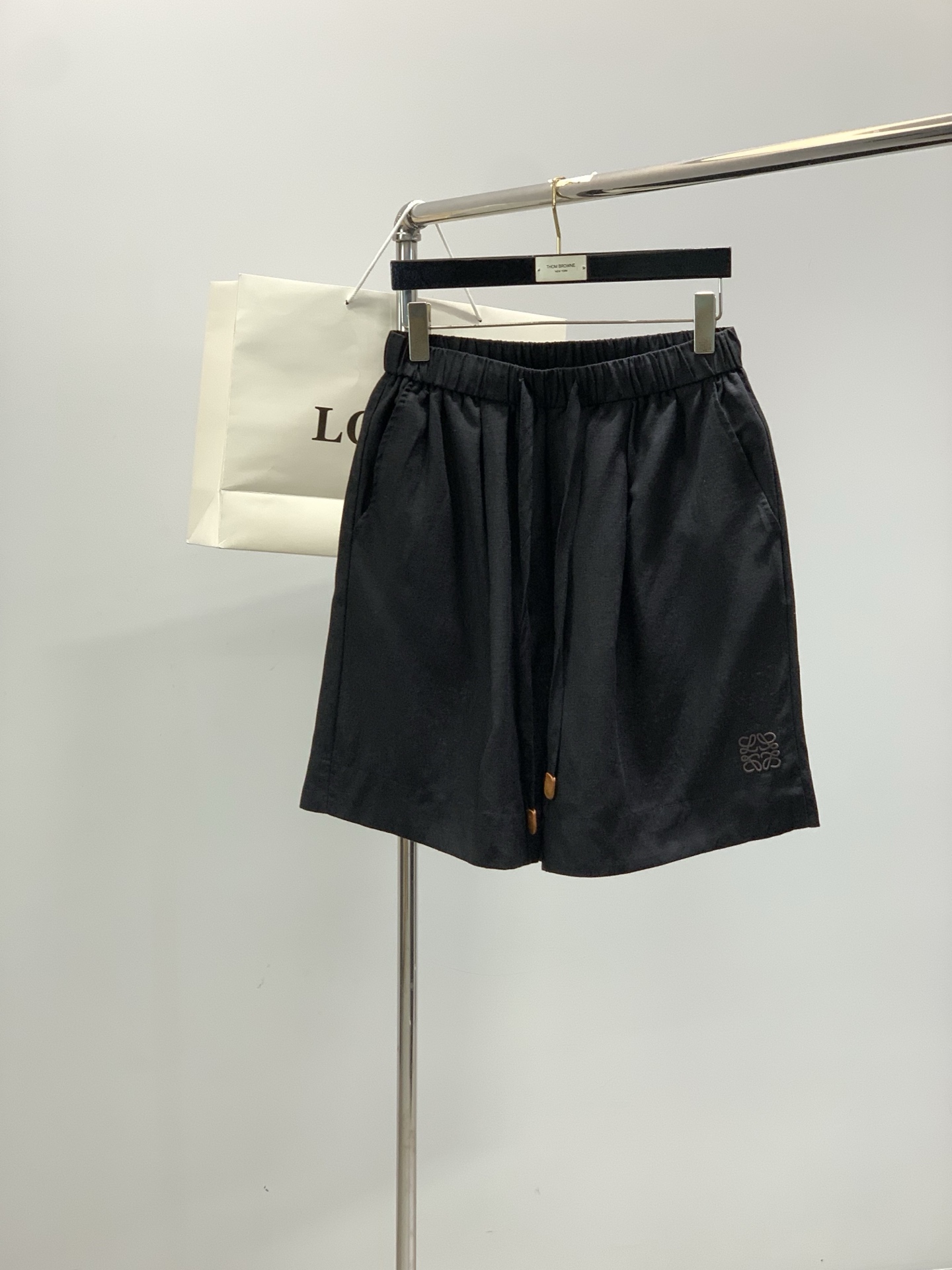 ，Loewe罗意威，2026夏季新品，专柜同步有售，原单狠货，时尚休闲短裤，采用进口原版面料，顶级刺绣🪡