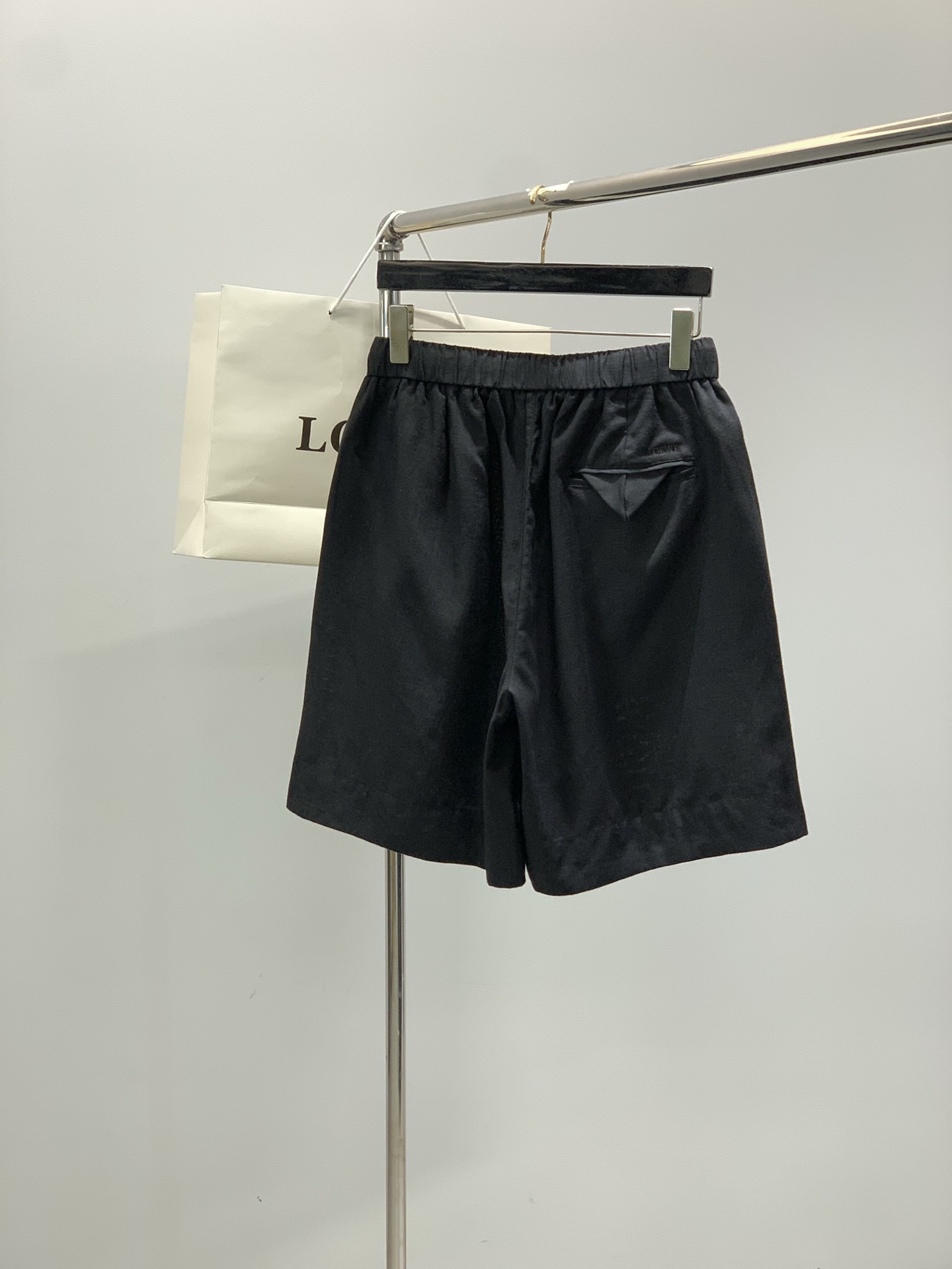 ，Loewe罗意威，2026夏季新品，专柜同步有售，原单狠货，时尚休闲短裤，采用进口原版面料，顶级刺绣🪡