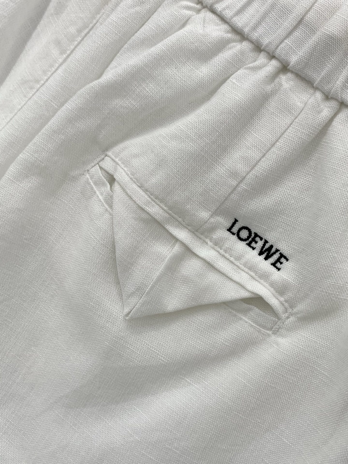 ，Loewe罗意威，2026夏季新品，专柜同步有售，原单狠货，时尚休闲短裤，采用进口原版面料，顶级刺绣🪡