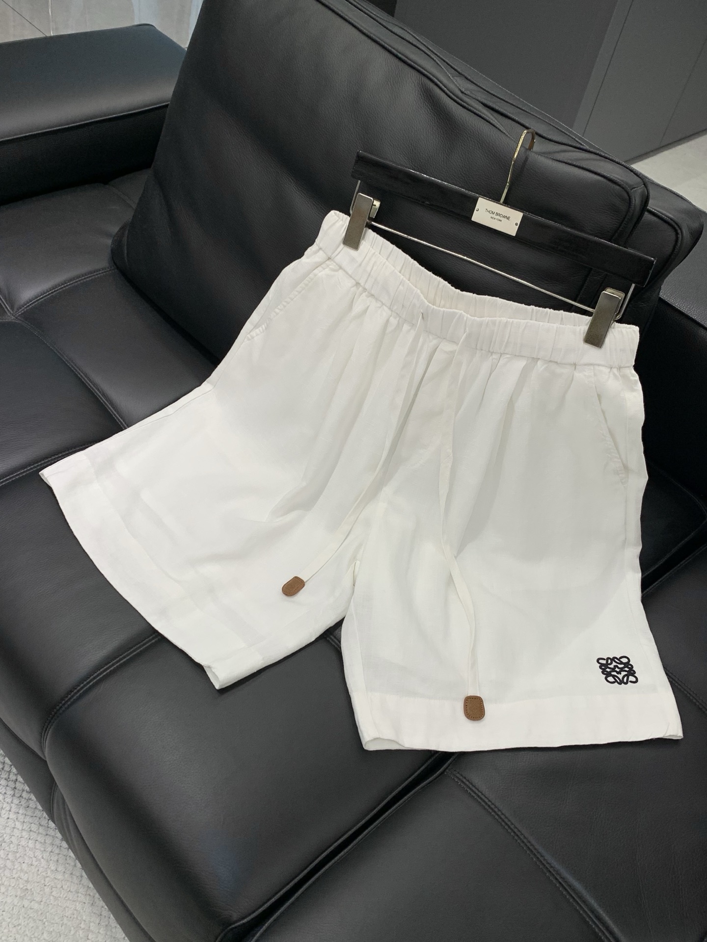 ，Loewe罗意威，2026夏季新品，专柜同步有售，原单狠货，时尚休闲短裤，采用进口原版面料，顶级刺绣🪡
