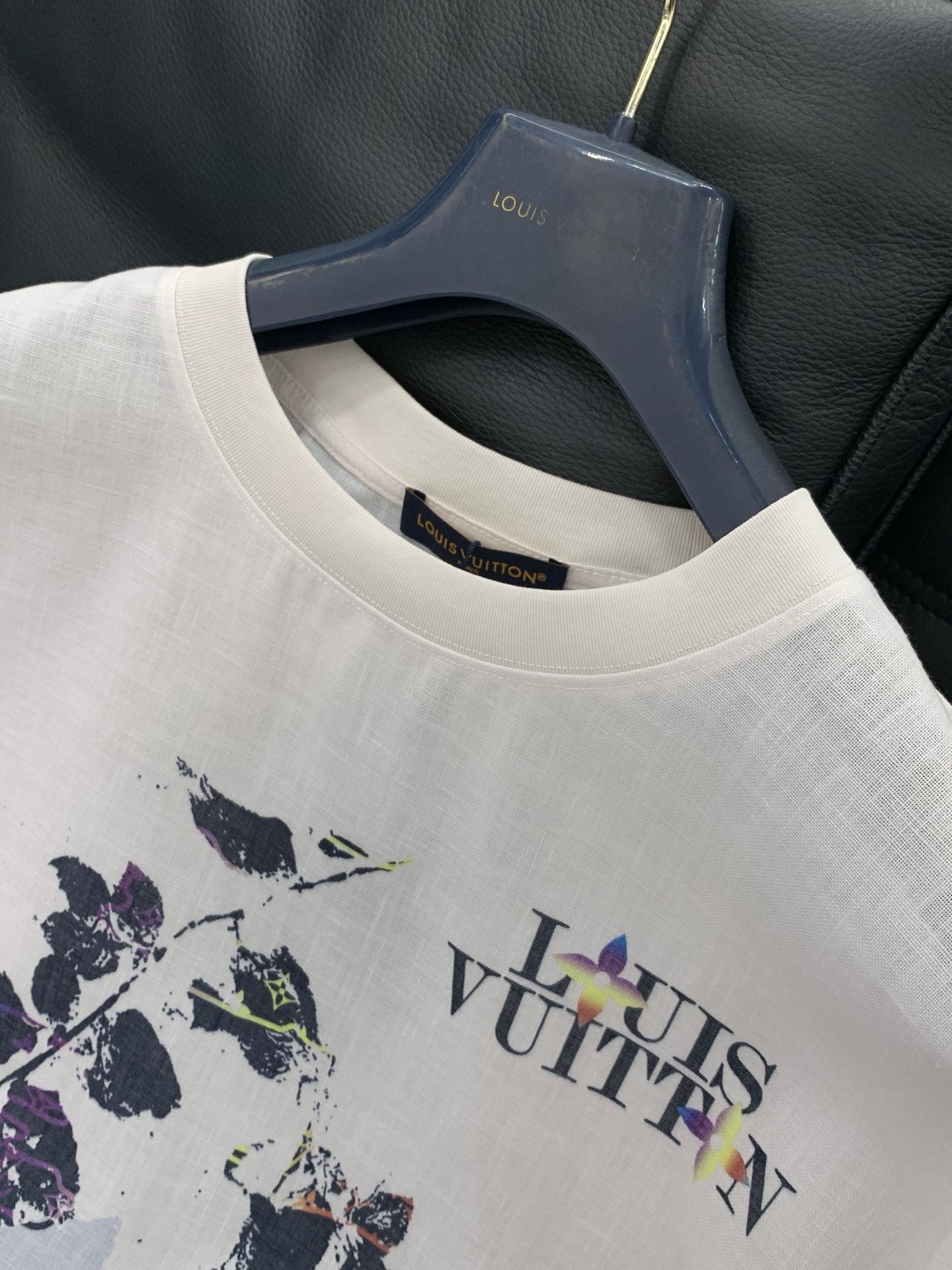 一套，LouisVuitton 路易威登，2026夏季最新款，专柜同步有售，原单狠货，时尚休闲短袖套装，