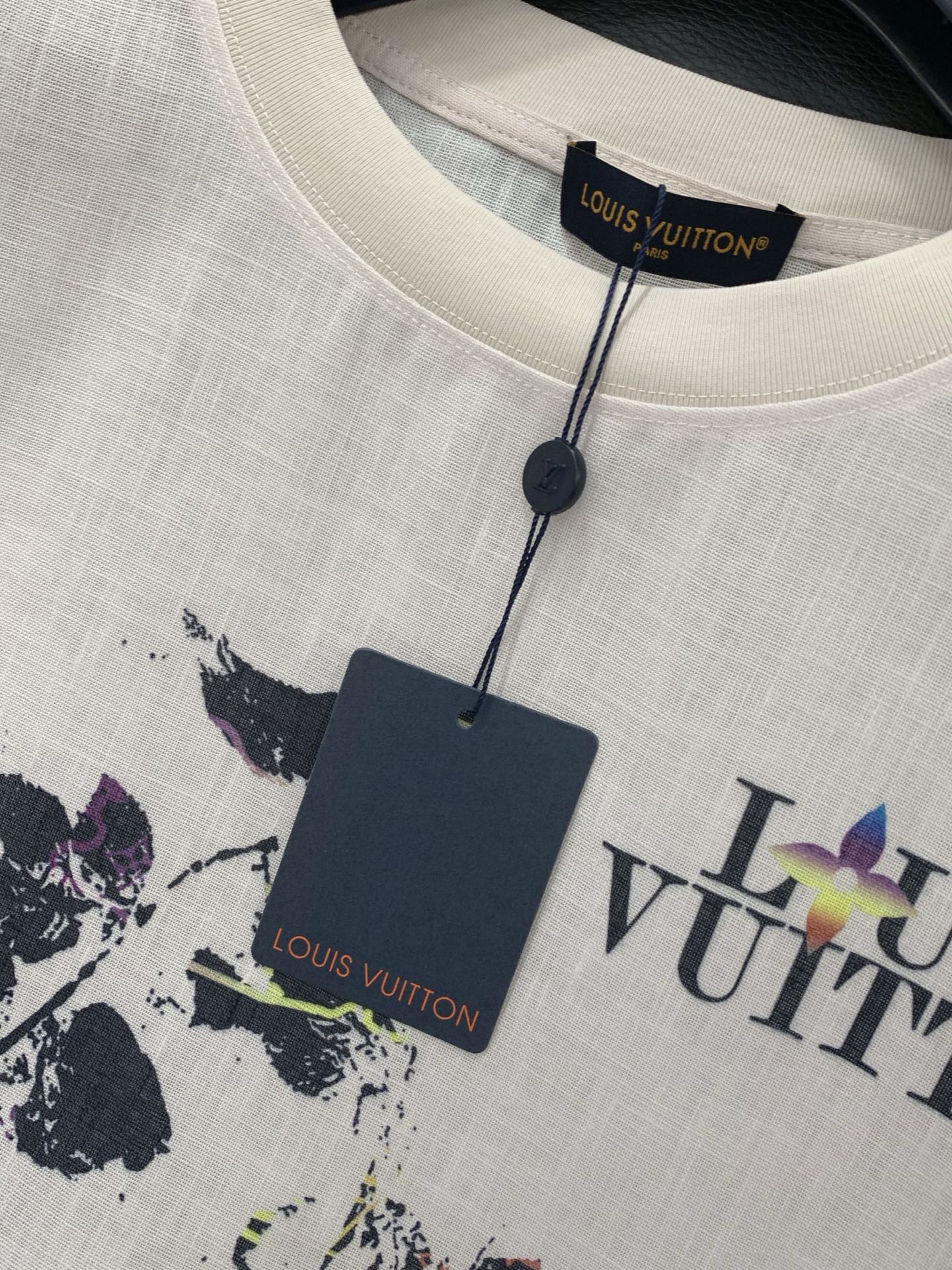 一套，LouisVuitton 路易威登，2026夏季最新款，专柜同步有售，原单狠货，时尚休闲短袖套装，