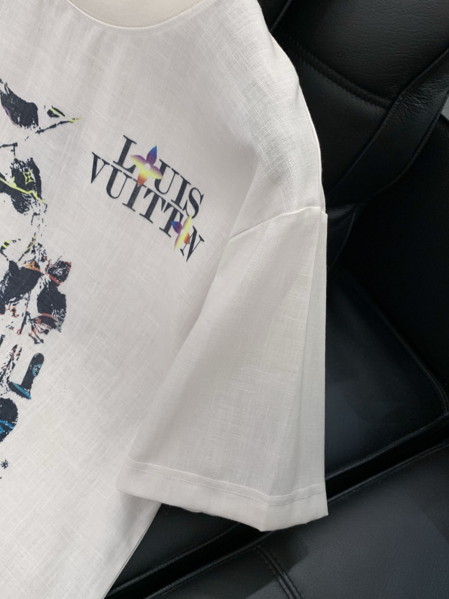 一套，LouisVuitton 路易威登，2026夏季最新款，专柜同步有售，原单狠货，时尚休闲短袖套装，