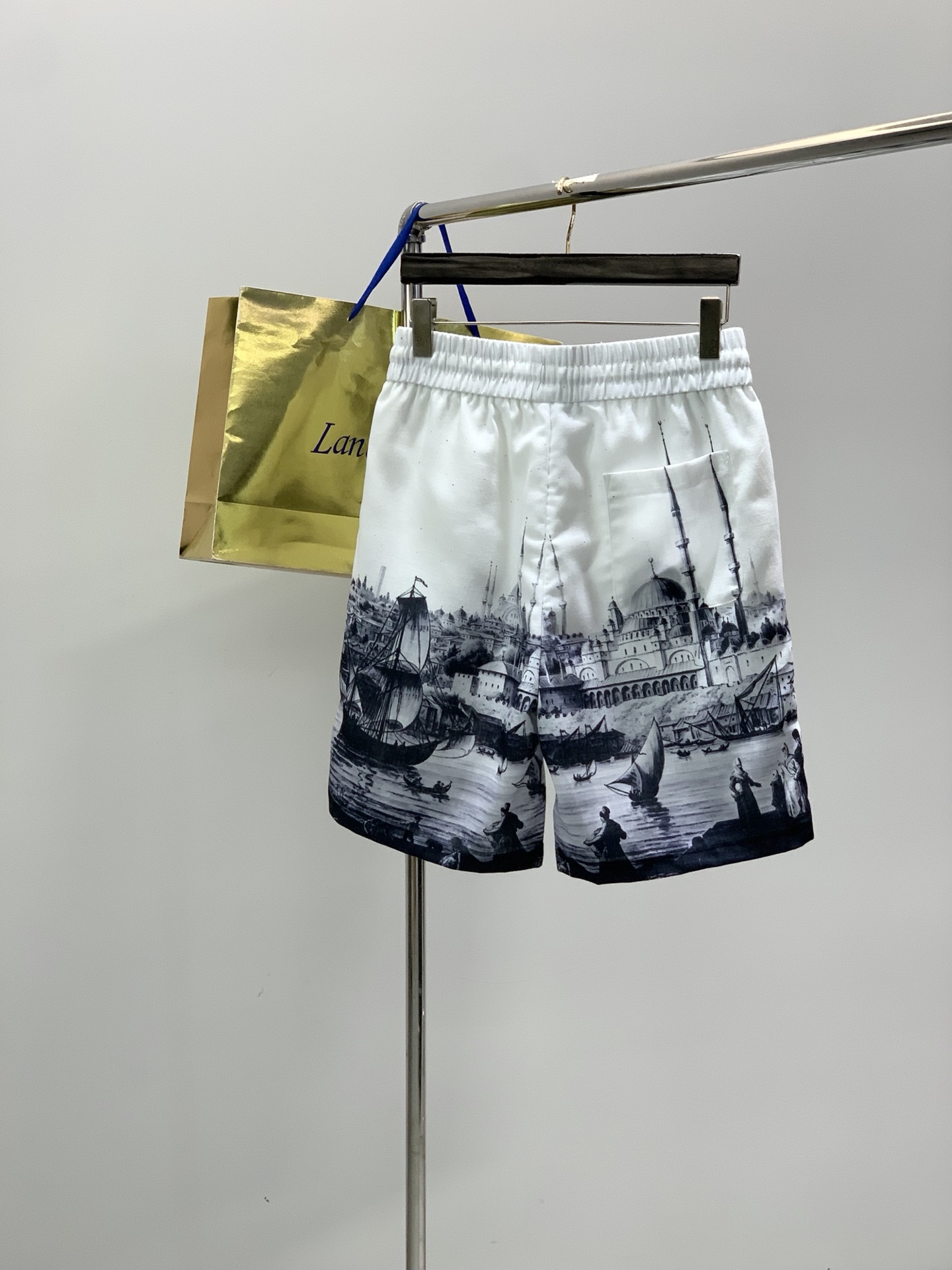 一套，DOLCE&GABBANA 杜嘉班纳，2026夏季新品，专柜同步有售，原单狠货，时尚休闲套装，采用