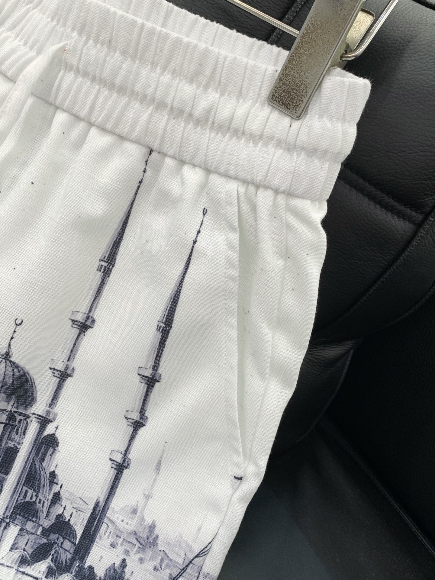 一套，DOLCE&GABBANA 杜嘉班纳，2026夏季新品，专柜同步有售，原单狠货，时尚休闲套装，采用