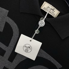 ,爱马仕黑色翻领针织衫材质 针织棉 尺码M-3XL 尺码 肩宽 胸围 衣长 袖长M ,爱马仕黑色翻领针织衫材质 针织棉 尺码M-3XL 尺码 肩宽 胸围 衣长 袖长M