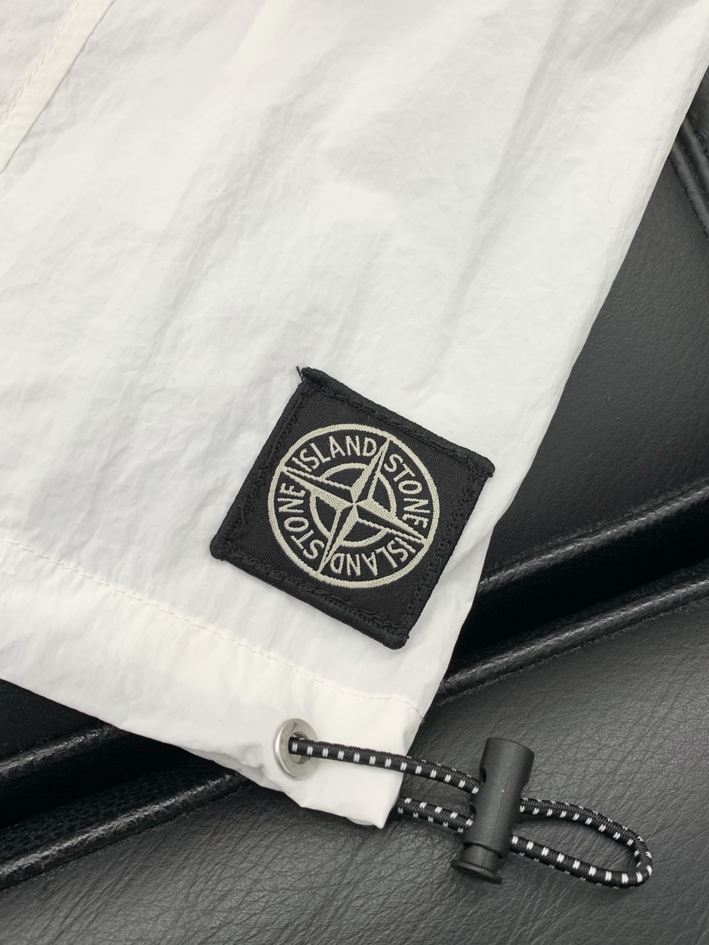 ，Stone Island石头岛，2026夏季最新款，专柜同步有售，原单狠货，爆款时尚休闲短裤，进口原版