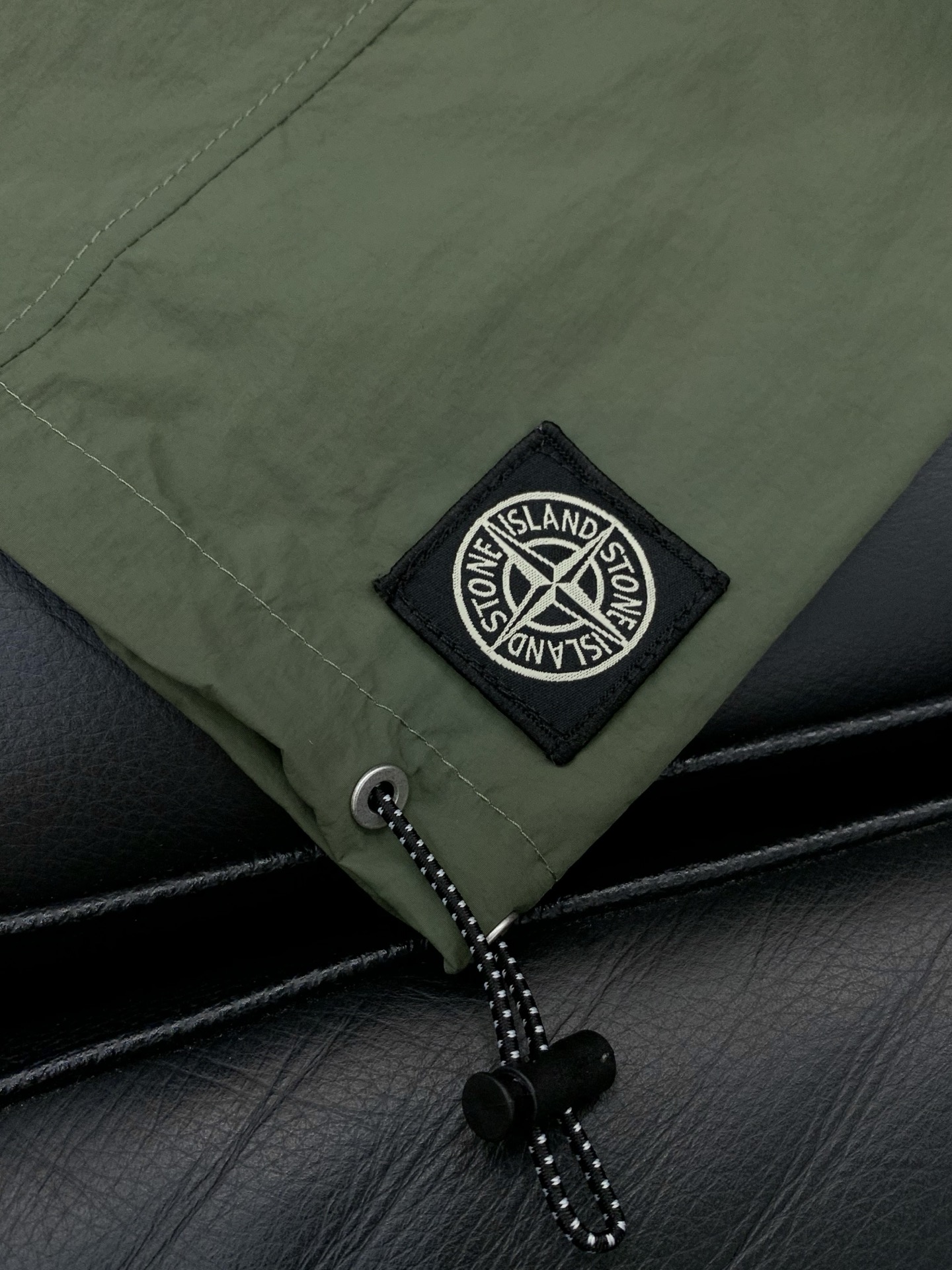 ，Stone Island石头岛，2026夏季最新款，专柜同步有售，原单狠货，爆款时尚休闲短裤，进口原版