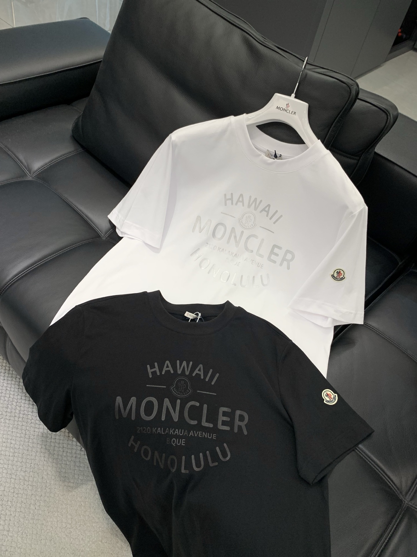 ，Moncler 蒙口，2026夏季最新品，专柜同步有售，原单狠货，时尚休闲圆领短袖T恤，上身舒适！吸睛