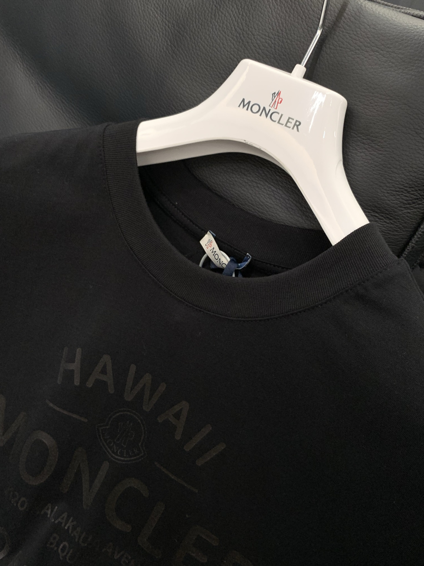 ，Moncler 蒙口，2026夏季最新品，专柜同步有售，原单狠货，时尚休闲圆领短袖T恤，上身舒适！吸睛
