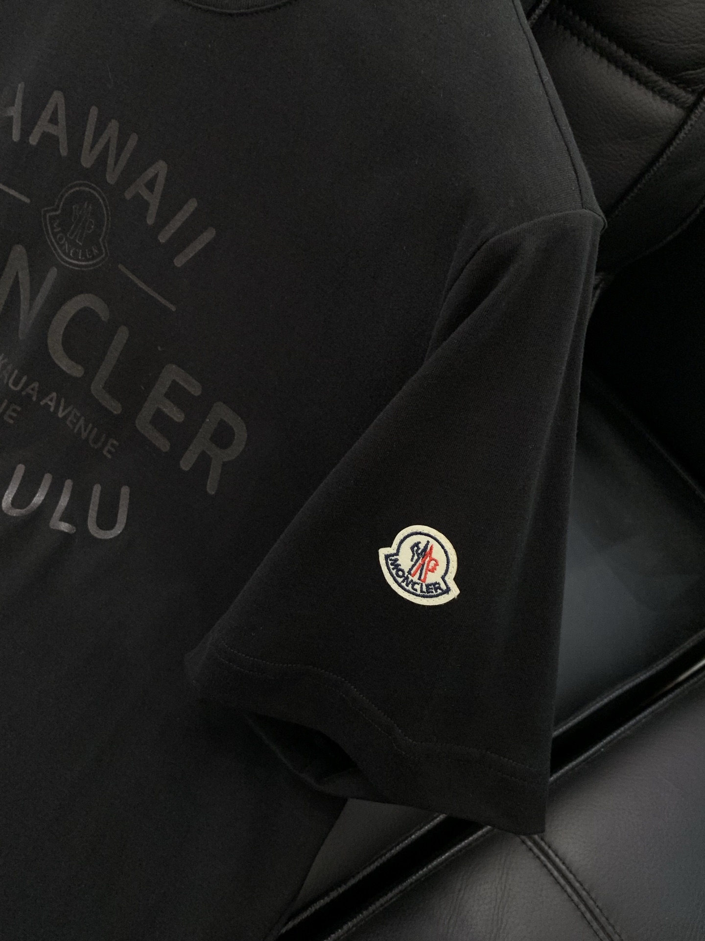 ，Moncler 蒙口，2026夏季最新品，专柜同步有售，原单狠货，时尚休闲圆领短袖T恤，上身舒适！吸睛
