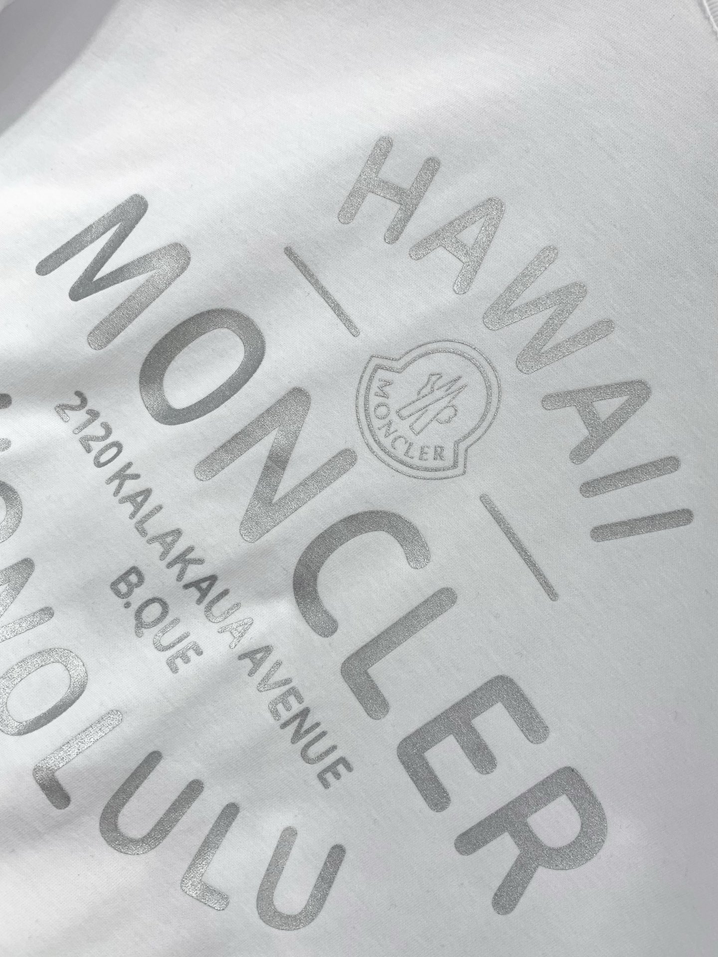 ，Moncler 蒙口，2026夏季最新品，专柜同步有售，原单狠货，时尚休闲圆领短袖T恤，上身舒适！吸睛
