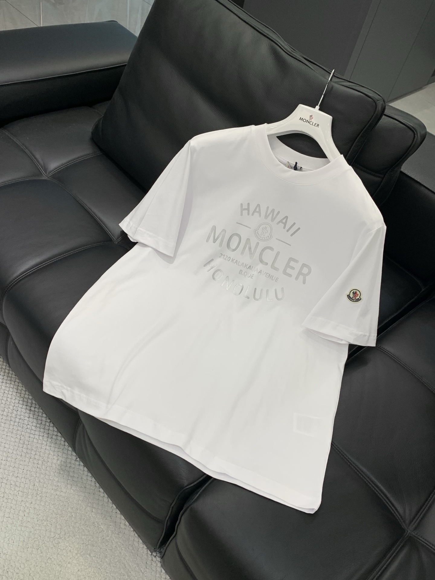 ，Moncler 蒙口，2026夏季最新品，专柜同步有售，原单狠货，时尚休闲圆领短袖T恤，上身舒适！吸睛