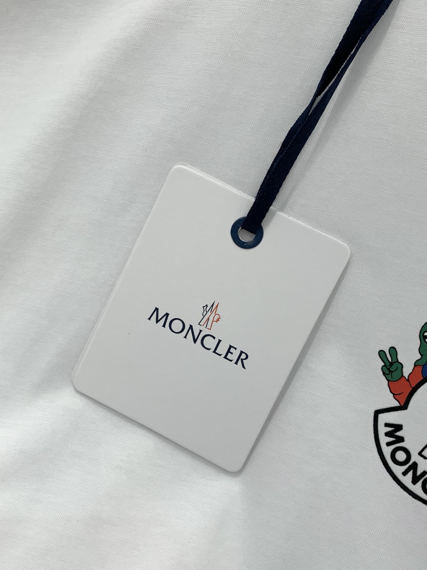 ，Moncler 蒙口，2026夏季最新品，专柜同步有售，原单狠货，时尚休闲圆领短袖T恤，上身舒适！吸睛