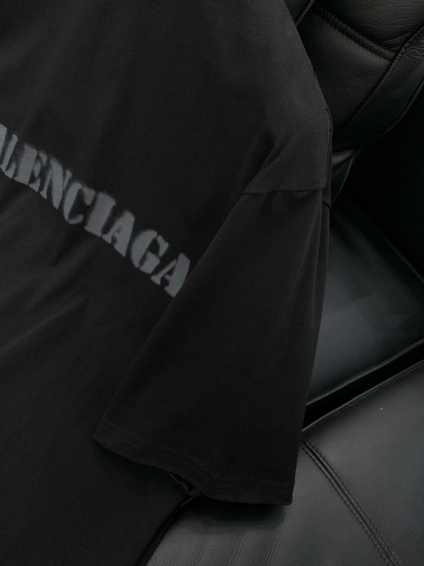 ，Balenciaga 巴黎世家，2026夏季最新款，专柜同步有售，原单狠货，爆款时尚休闲圆领短袖T恤，