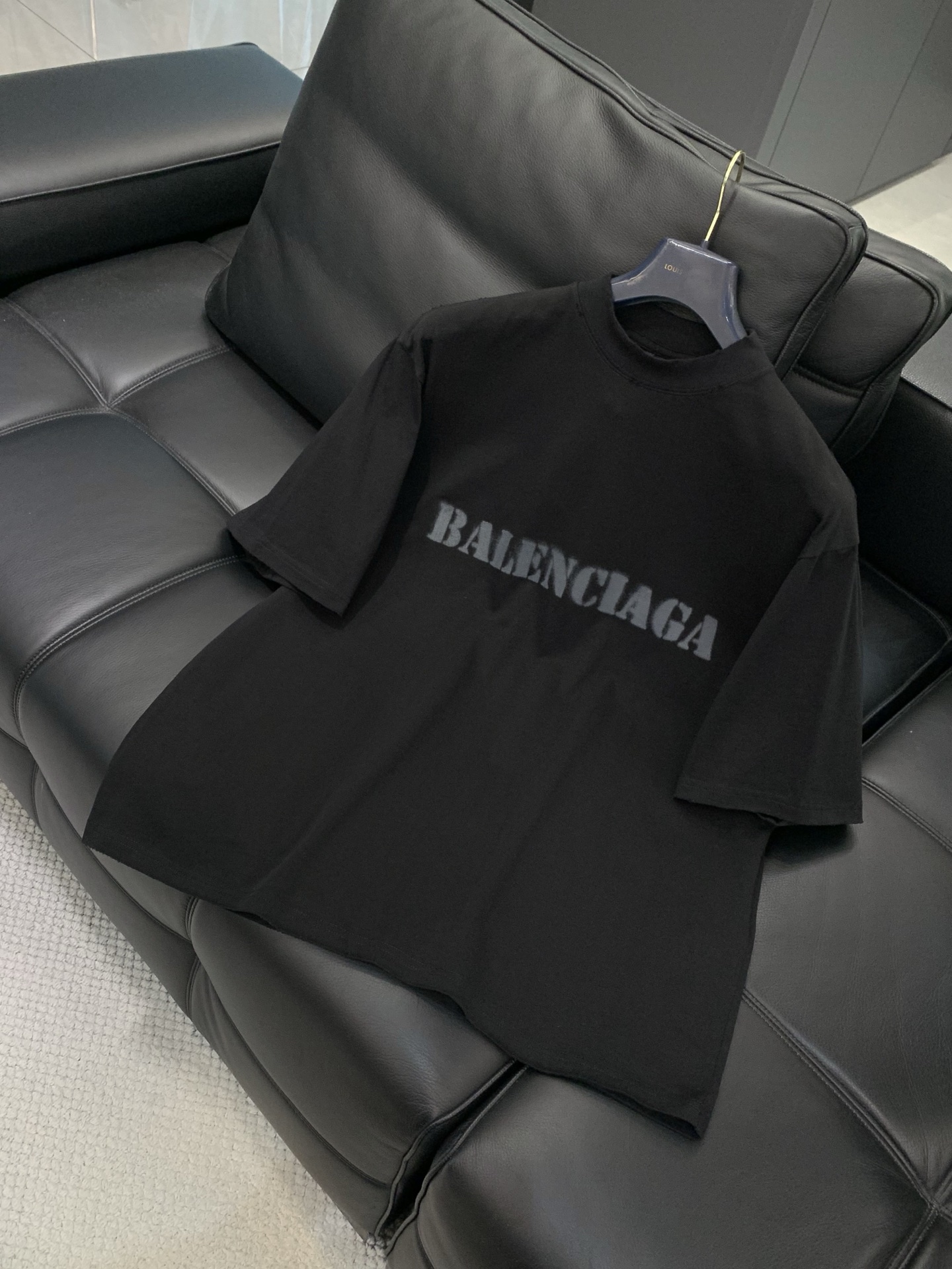 ，Balenciaga 巴黎世家，2026夏季最新款，专柜同步有售，原单狠货，爆款时尚休闲圆领短袖T恤，