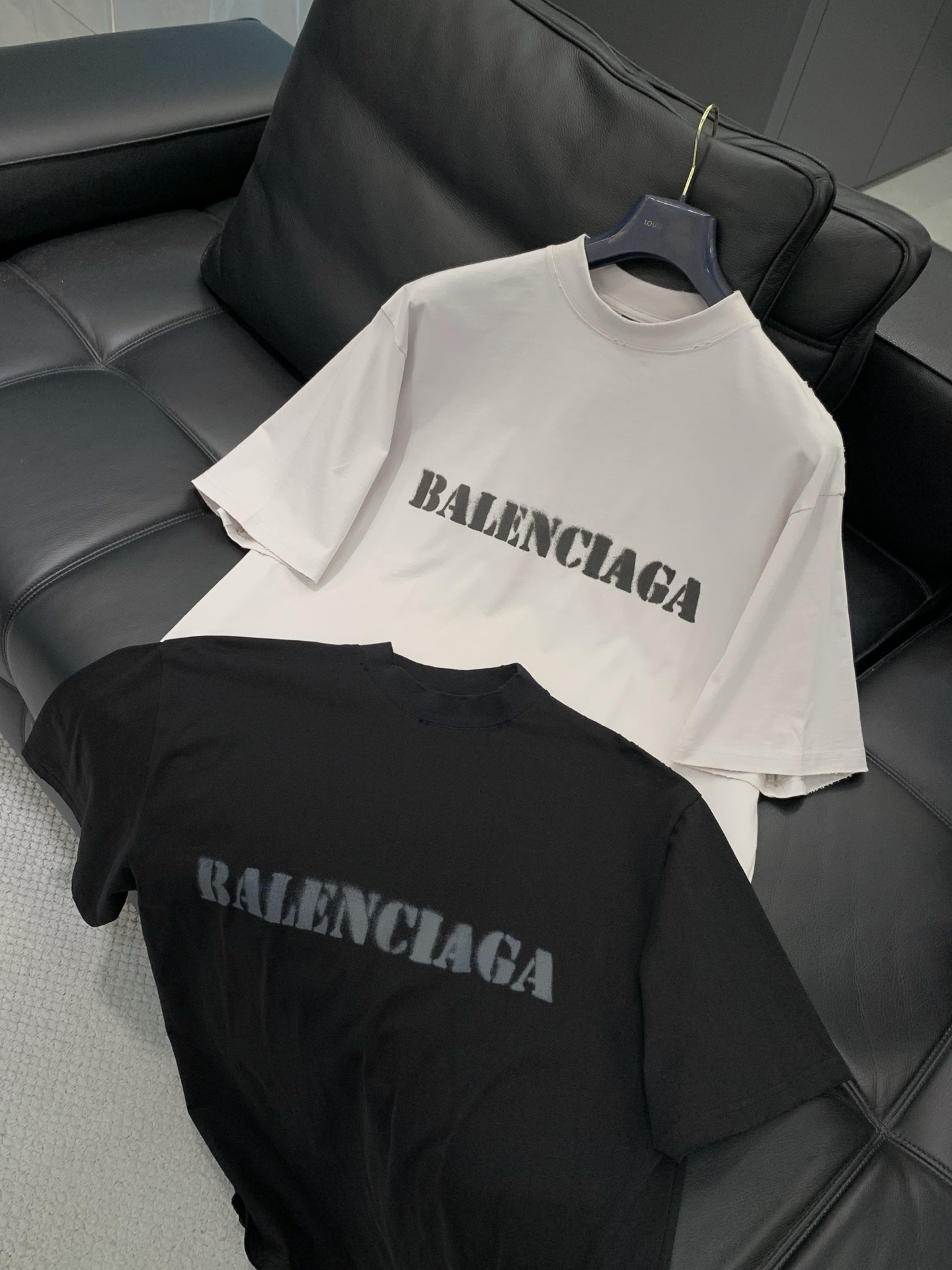 ，Balenciaga 巴黎世家，2026夏季最新款，专柜同步有售，原单狠货，爆款时尚休闲圆领短袖T恤，