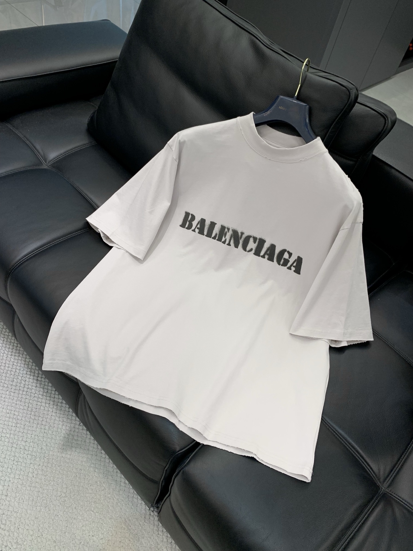 ，Balenciaga 巴黎世家，2026夏季最新款，专柜同步有售，原单狠货，爆款时尚休闲圆领短袖T恤，