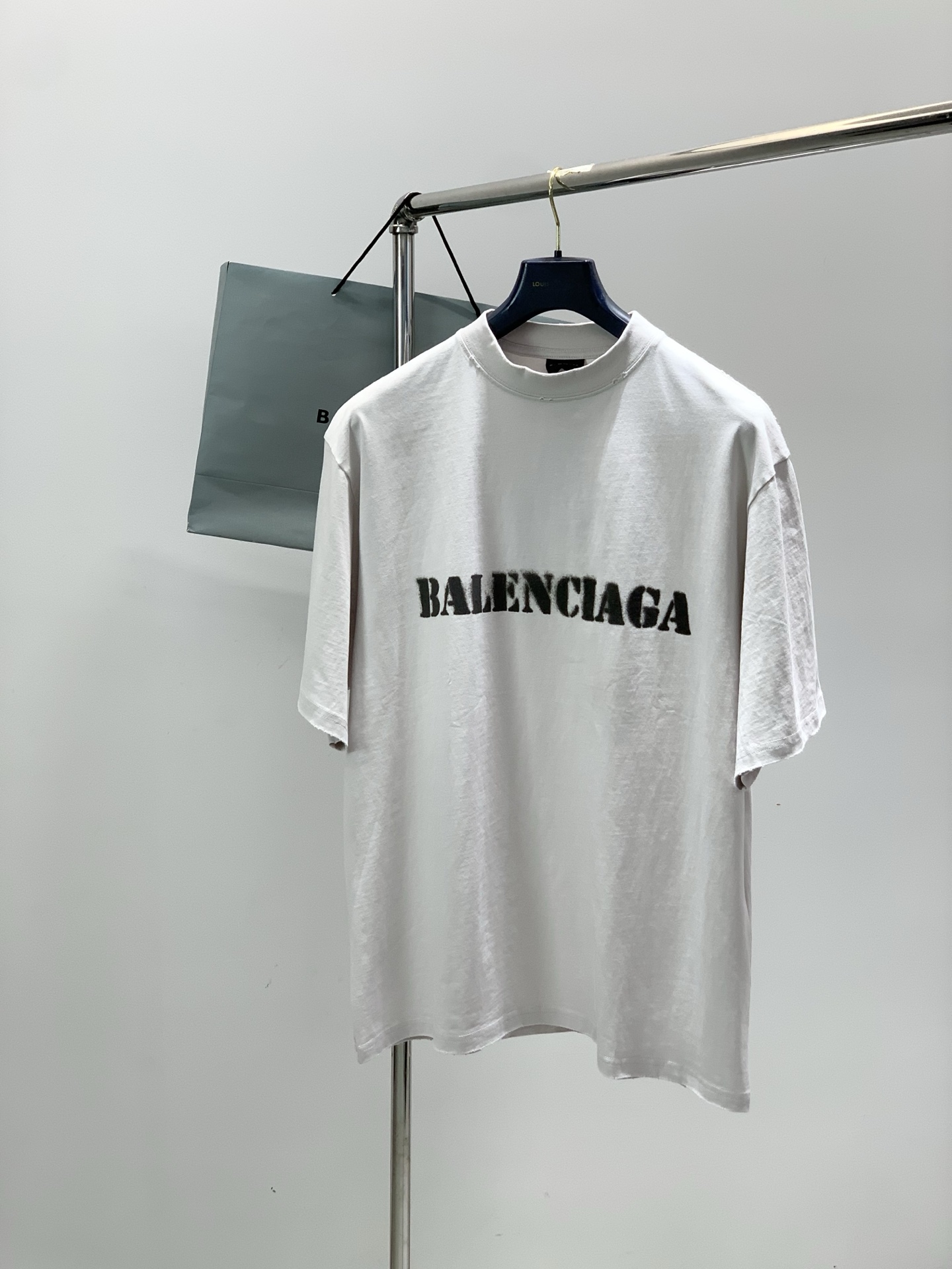 ，Balenciaga 巴黎世家，2026夏季最新款，专柜同步有售，原单狠货，爆款时尚休闲圆领短袖T恤，