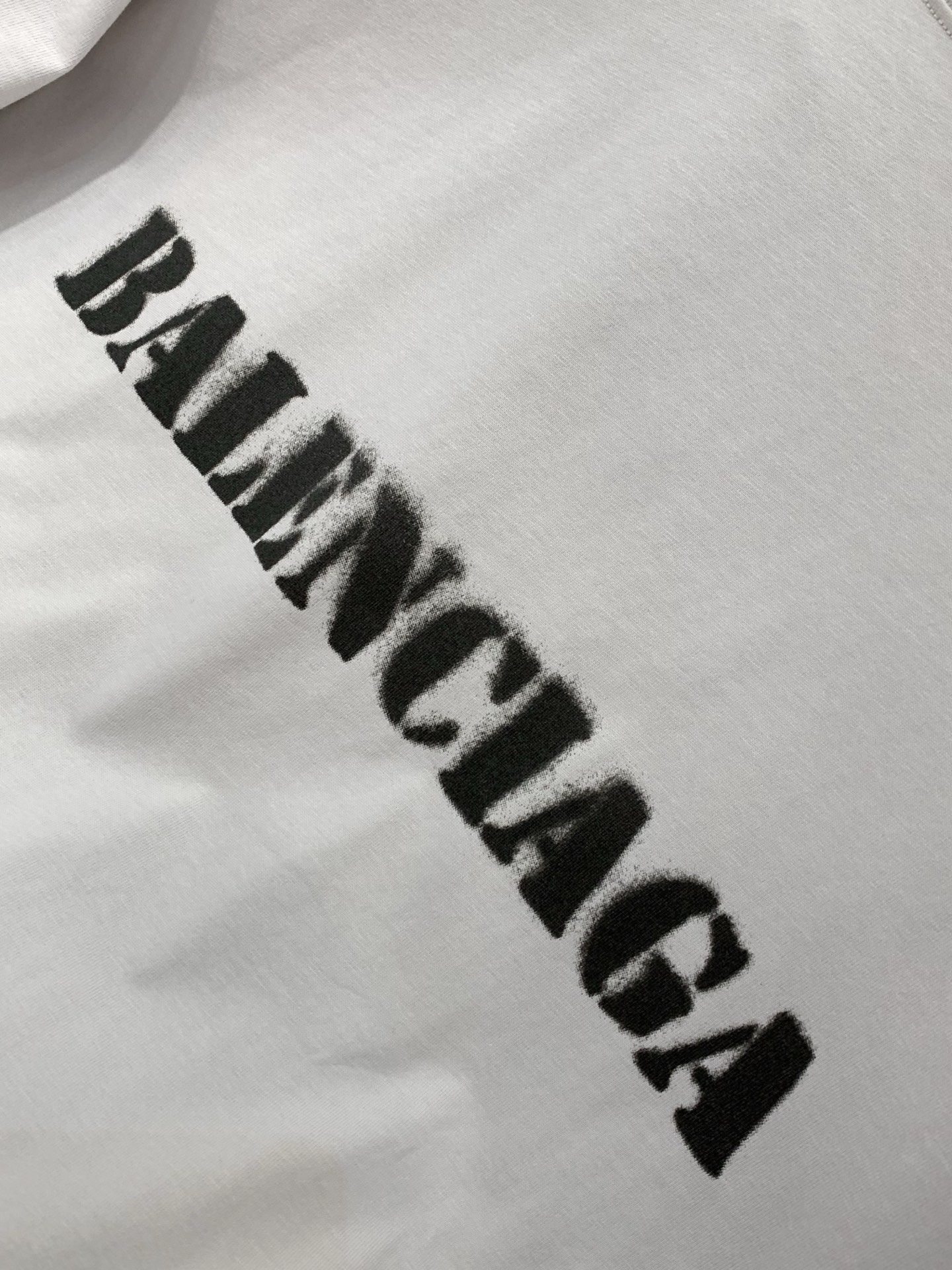 ，Balenciaga 巴黎世家，2026夏季最新款，专柜同步有售，原单狠货，爆款时尚休闲圆领短袖T恤，