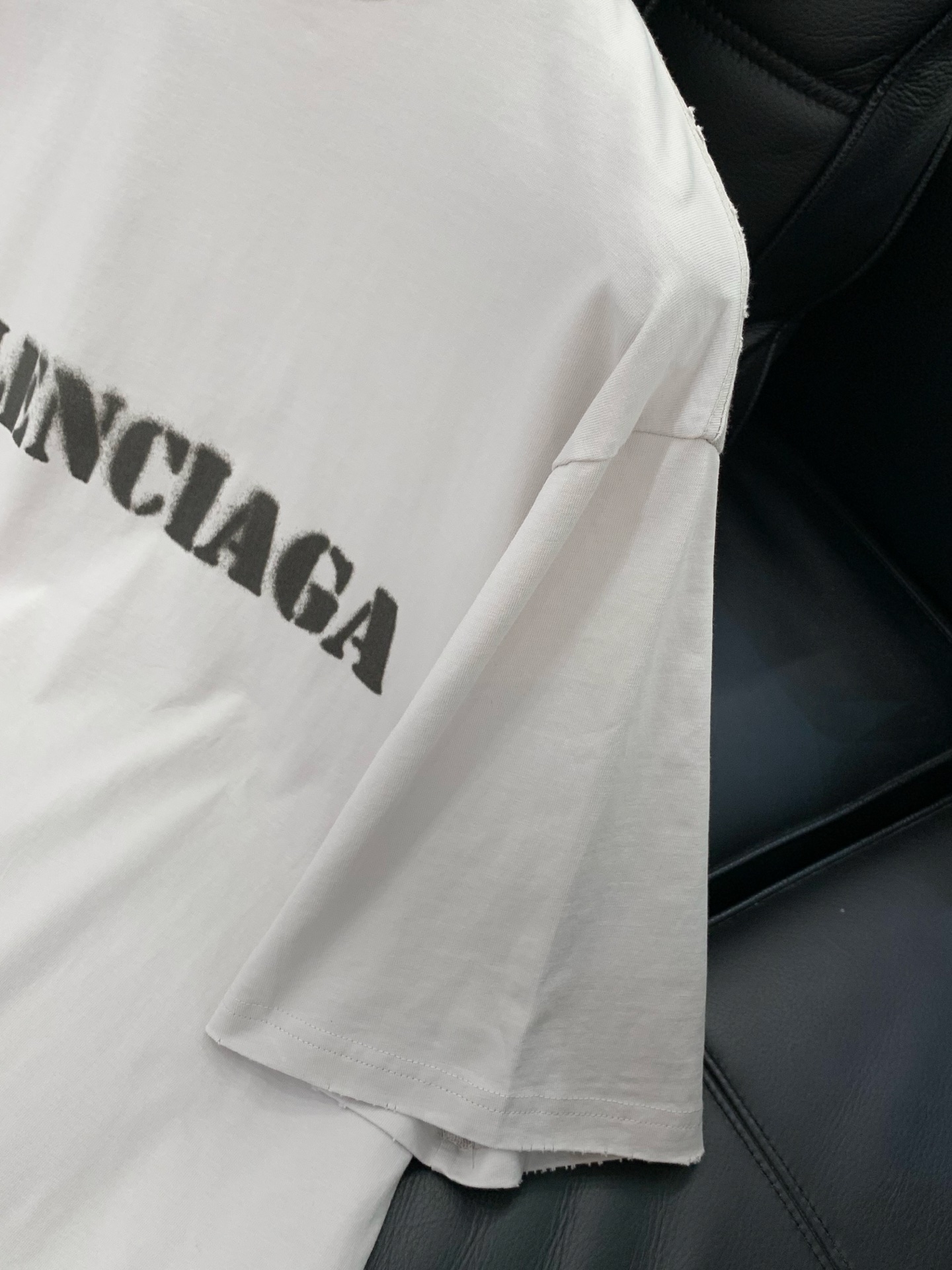 ，Balenciaga 巴黎世家，2026夏季最新款，专柜同步有售，原单狠货，爆款时尚休闲圆领短袖T恤，