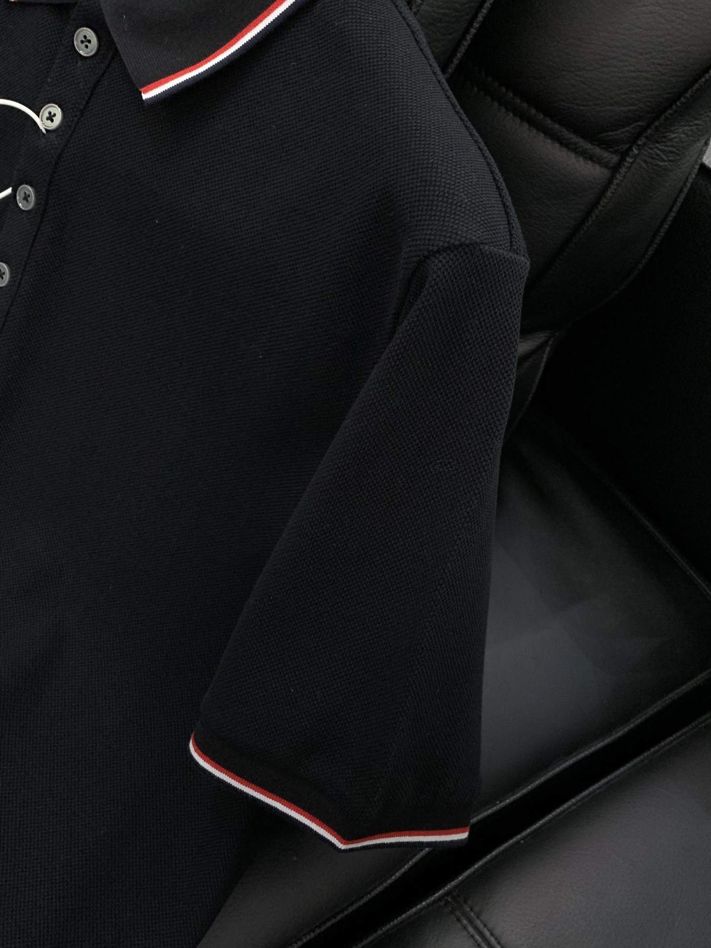 ，Thom Browne 汤姆·布朗 ，2026夏季最新品，时尚休闲翻领短袖T恤，专柜同步有售，原单狠货
