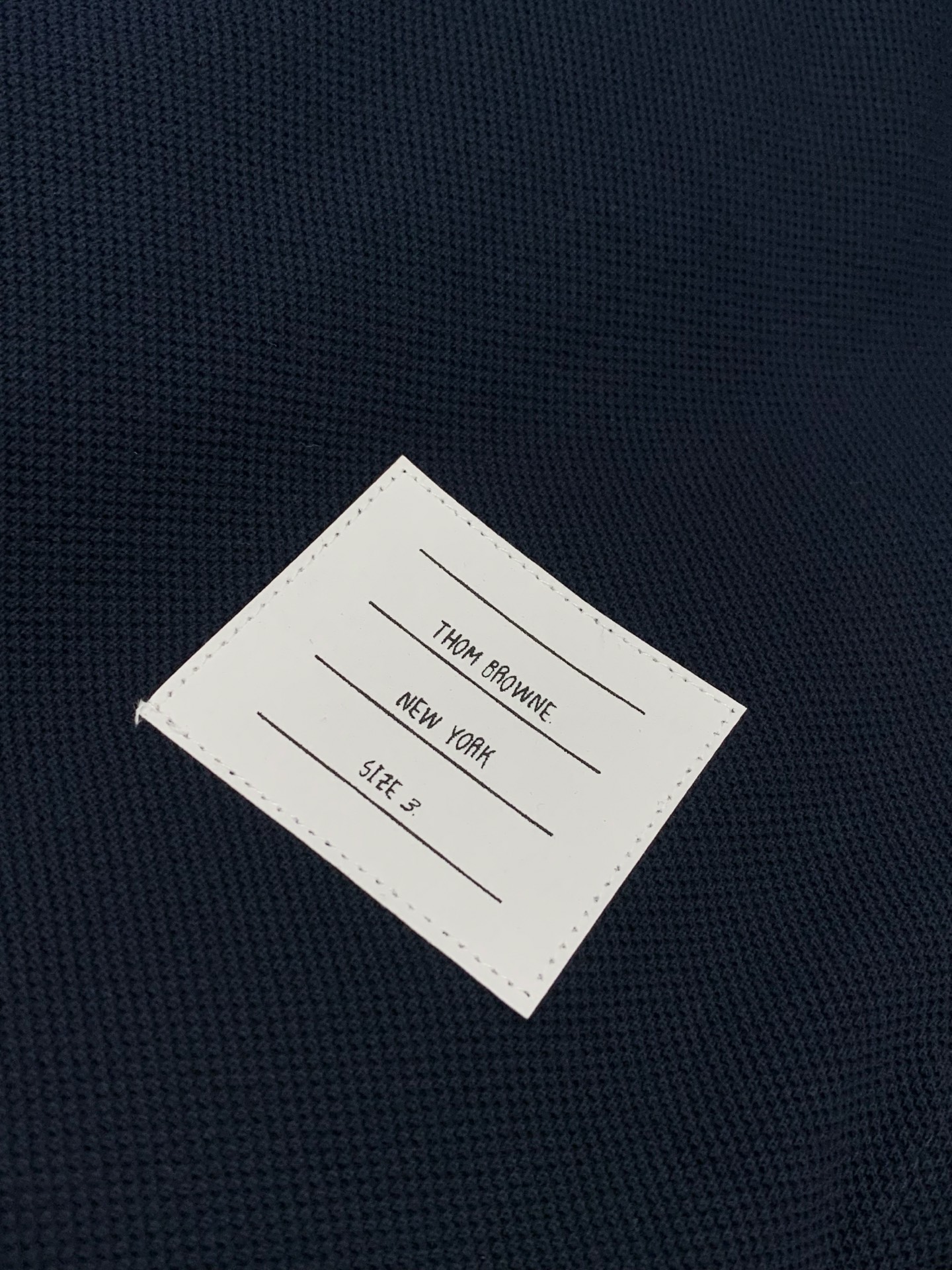 ，Thom Browne 汤姆·布朗 ，2026夏季最新品，时尚休闲翻领短袖T恤，专柜同步有售，原单狠货