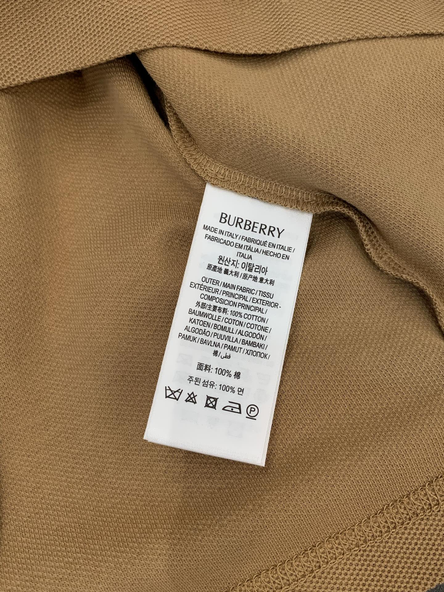 ，Burberry 巴宝莉，2026夏季最新品，专柜同步有售，原单狠货，时尚休闲翻领短袖T恤，进口原版面