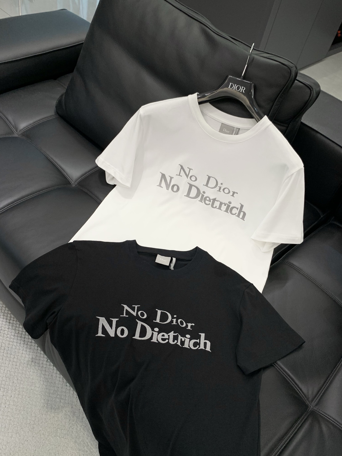 ，Dior 迪奥， 2026夏季新品，专柜同步有售，简约时尚休闲圆领短袖T恤，原版进口面料，舒适透气，顶