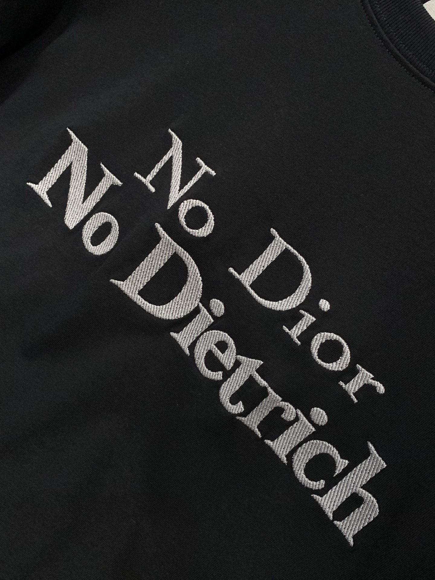 ，Dior 迪奥， 2026夏季新品，专柜同步有售，简约时尚休闲圆领短袖T恤，原版进口面料，舒适透气，顶