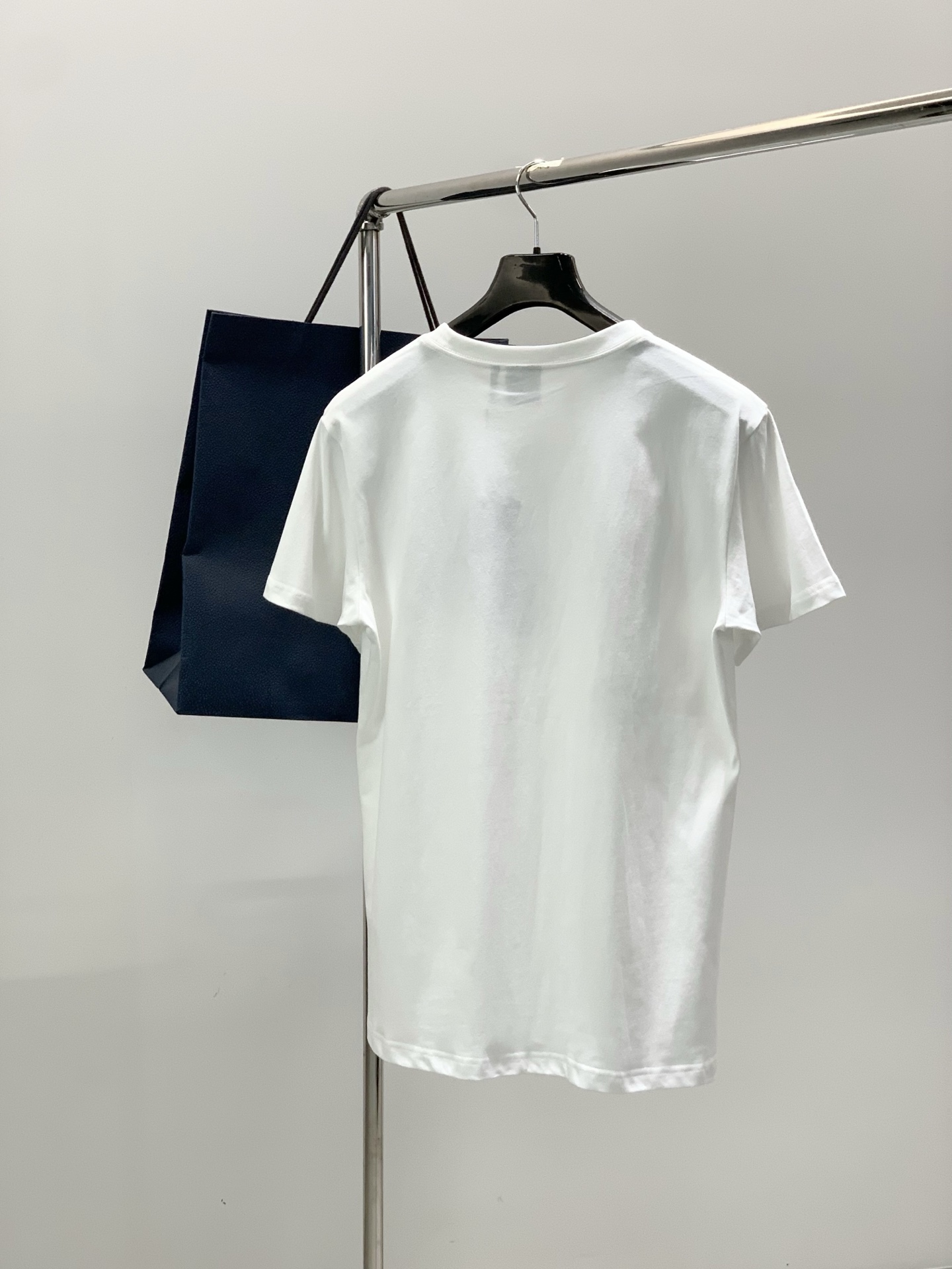 ，Dior 迪奥， 2026夏季新品，专柜同步有售，简约时尚休闲圆领短袖T恤，原版进口面料，舒适透气，顶