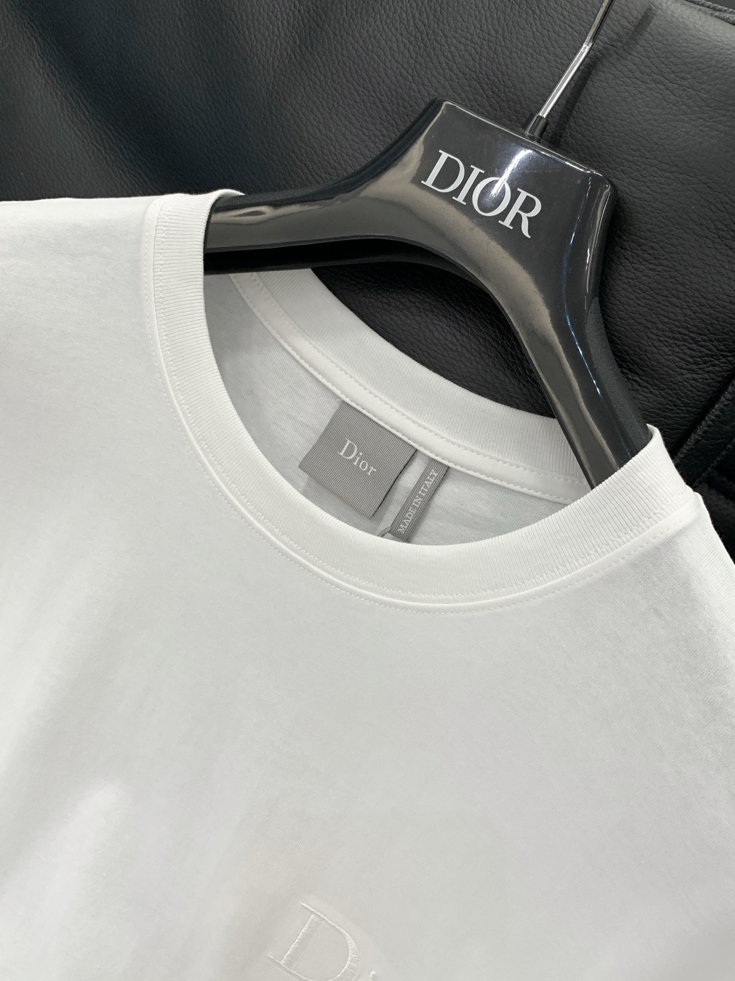 ，Dior 迪奥， 2026夏季新品，专柜同步有售，简约时尚休闲圆领短袖T恤，原版进口面料，舒适透气，顶