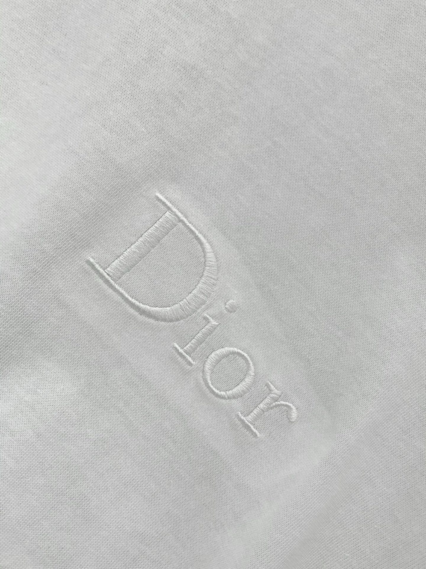 ，Dior 迪奥， 2026夏季新品，专柜同步有售，简约时尚休闲圆领短袖T恤，原版进口面料，舒适透气，顶