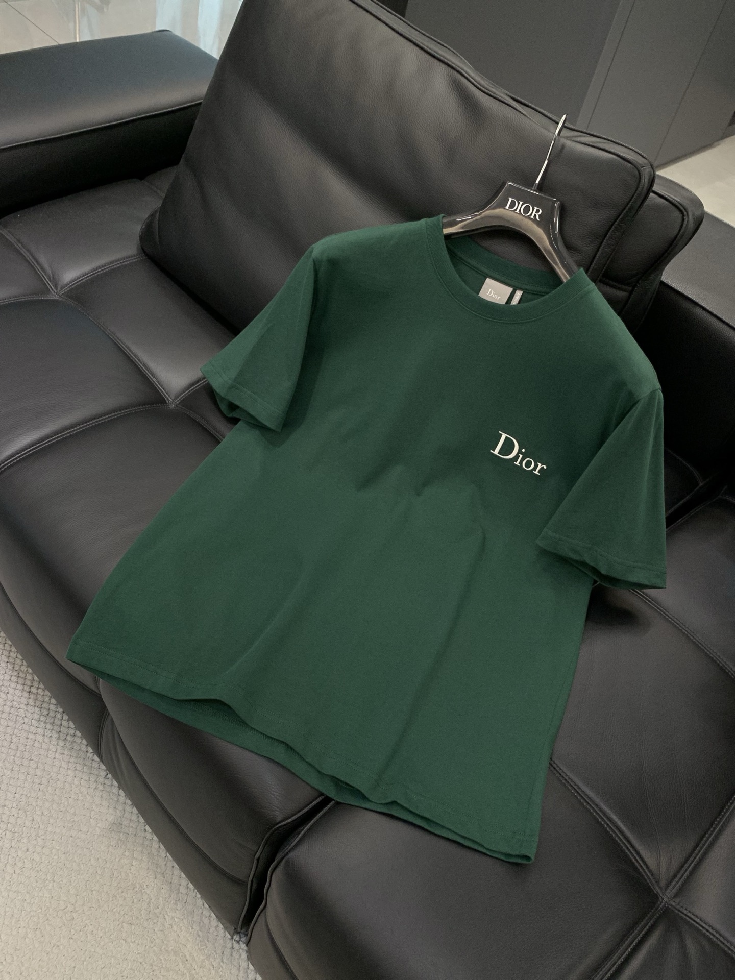 ，Dior 迪奥， 2026夏季新品，专柜同步有售，简约时尚休闲圆领短袖T恤，原版进口面料，舒适透气，顶